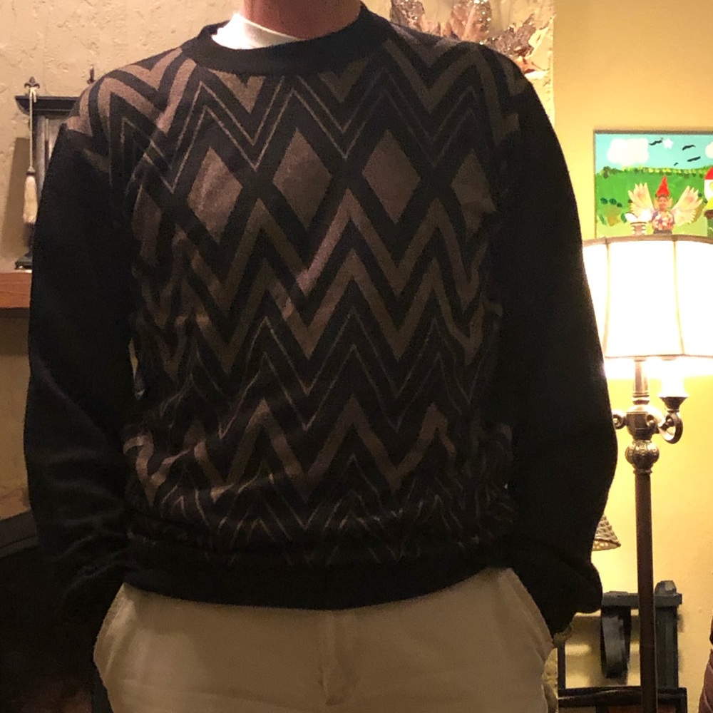 Men’s Sahara Club large Sweater
